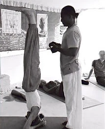 Atelier de yoga, approfondissement en yoga, asana, posture : posture : sirshasana, Anatomie pour le yoga, AnatomYoga, Blandine Calais Germain