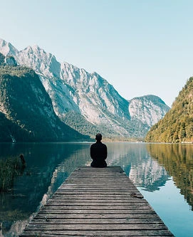 MÃ©ditation_devant_montagne.jpg